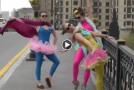Video: Dress-up fun in Baku (Azerbaijan)