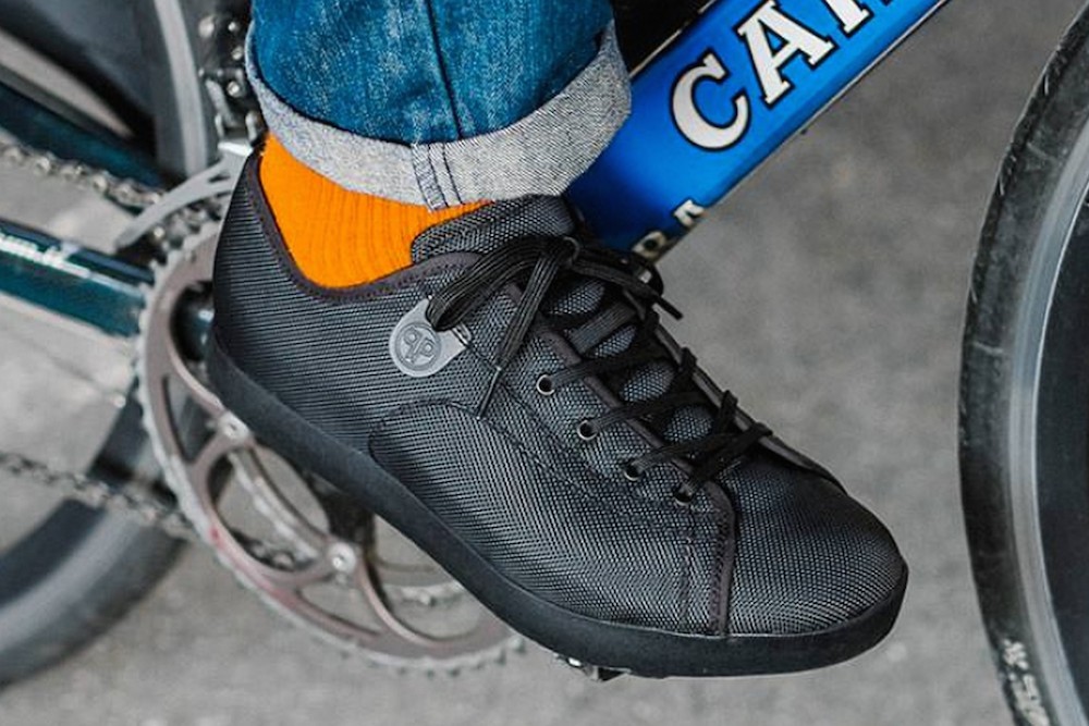 casual cycling shoes with cleats