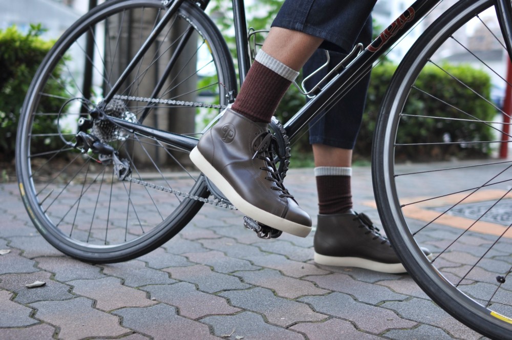 casual bike shoes
